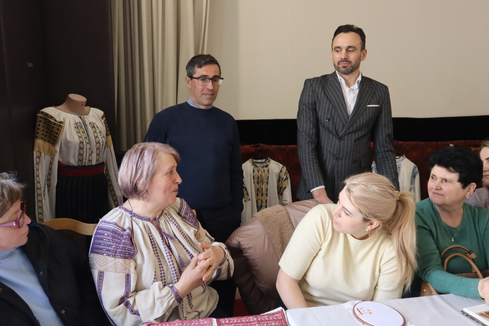 „Șezătoarea de vineri”